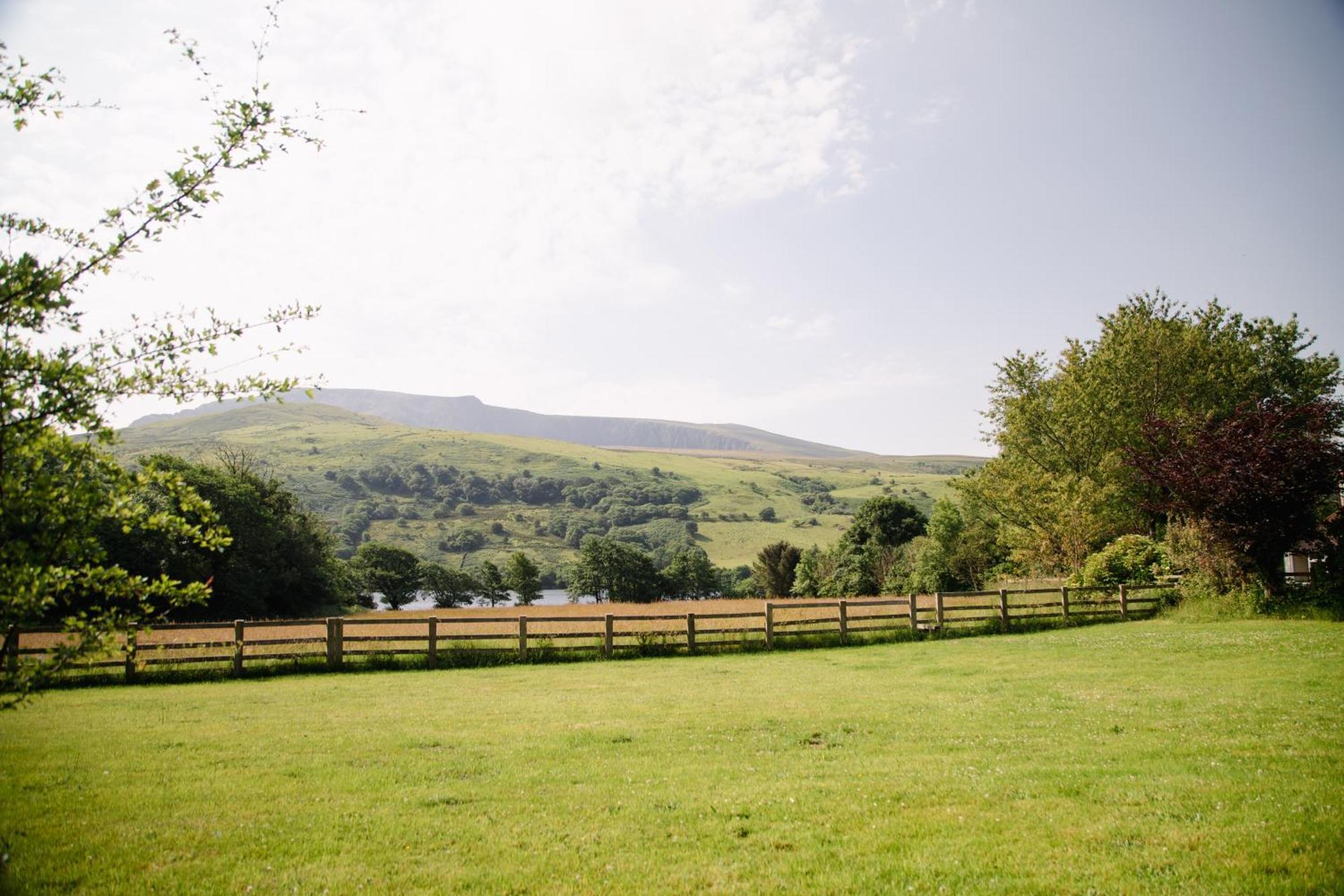 Trigonos - Quiet, Peaceful, Vegetarian B&B And Retreat Centre Nantlle 外观 照片