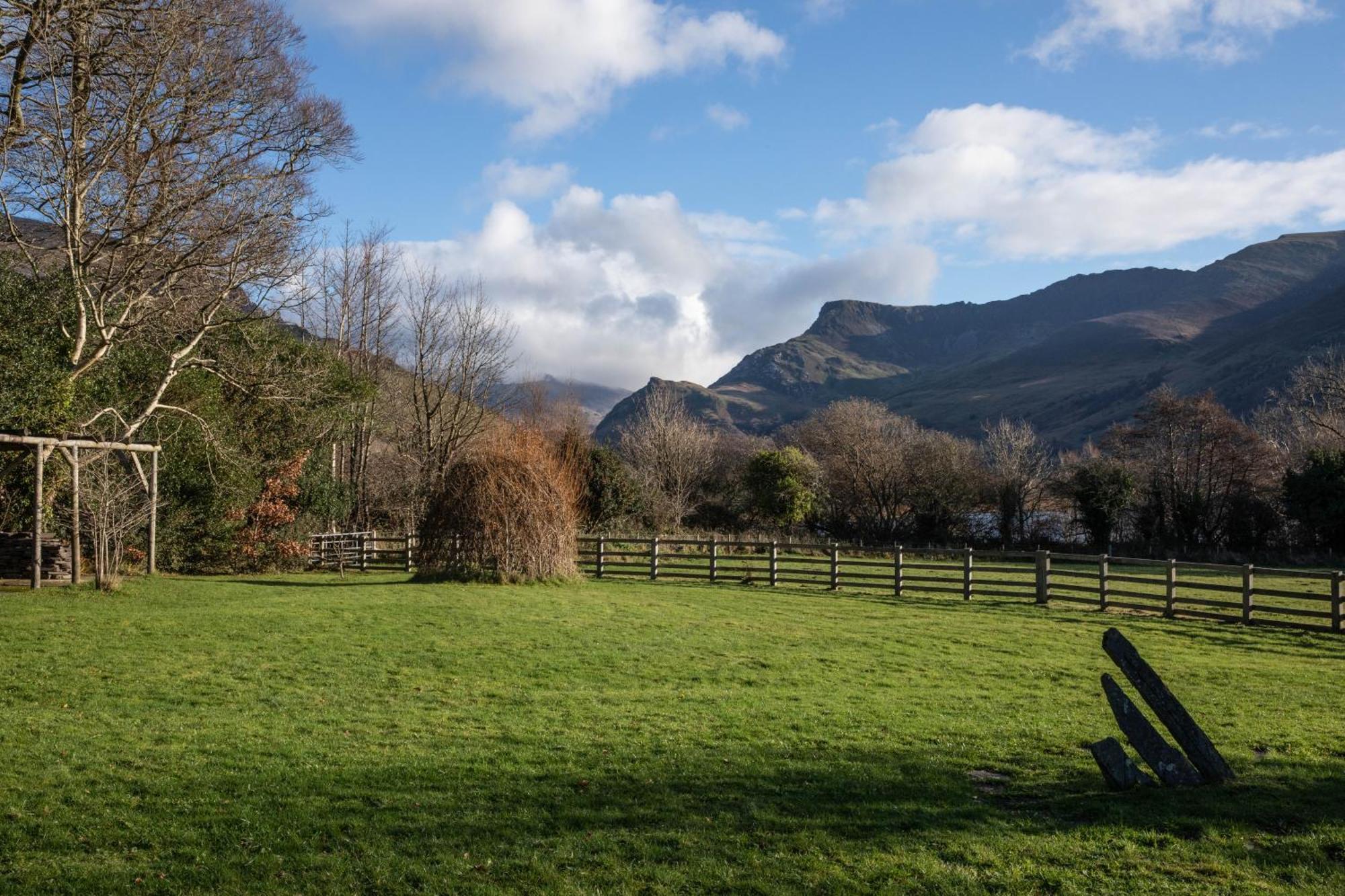Trigonos - Quiet, Peaceful, Vegetarian B&B And Retreat Centre Nantlle 外观 照片